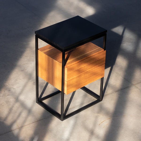 Mesa de Cabeceira Hertz