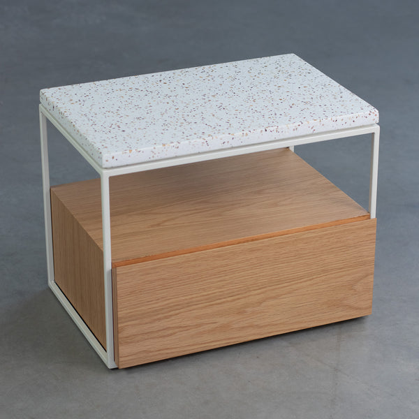Mesa de Cabeceira Baixa Hertz