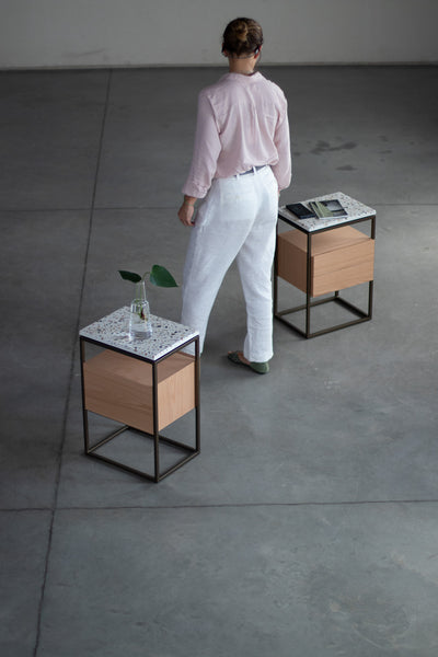 Mesa de Cabeceira Hertz