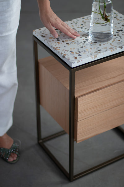 Mesa de Cabeceira Hertz