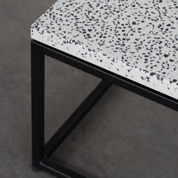 Mesa de Centro Hertz | Tampo Concreto e Granilite