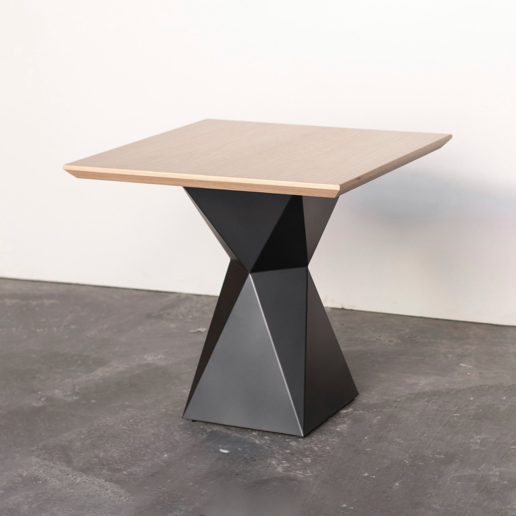 Mesa Kepler Quadrada