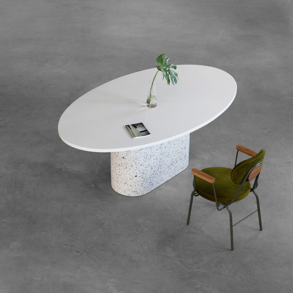 Mesa Oval Bouman Ampio